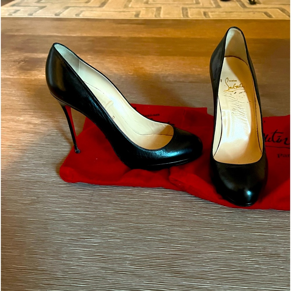 Christian louboutin black pump - size 40